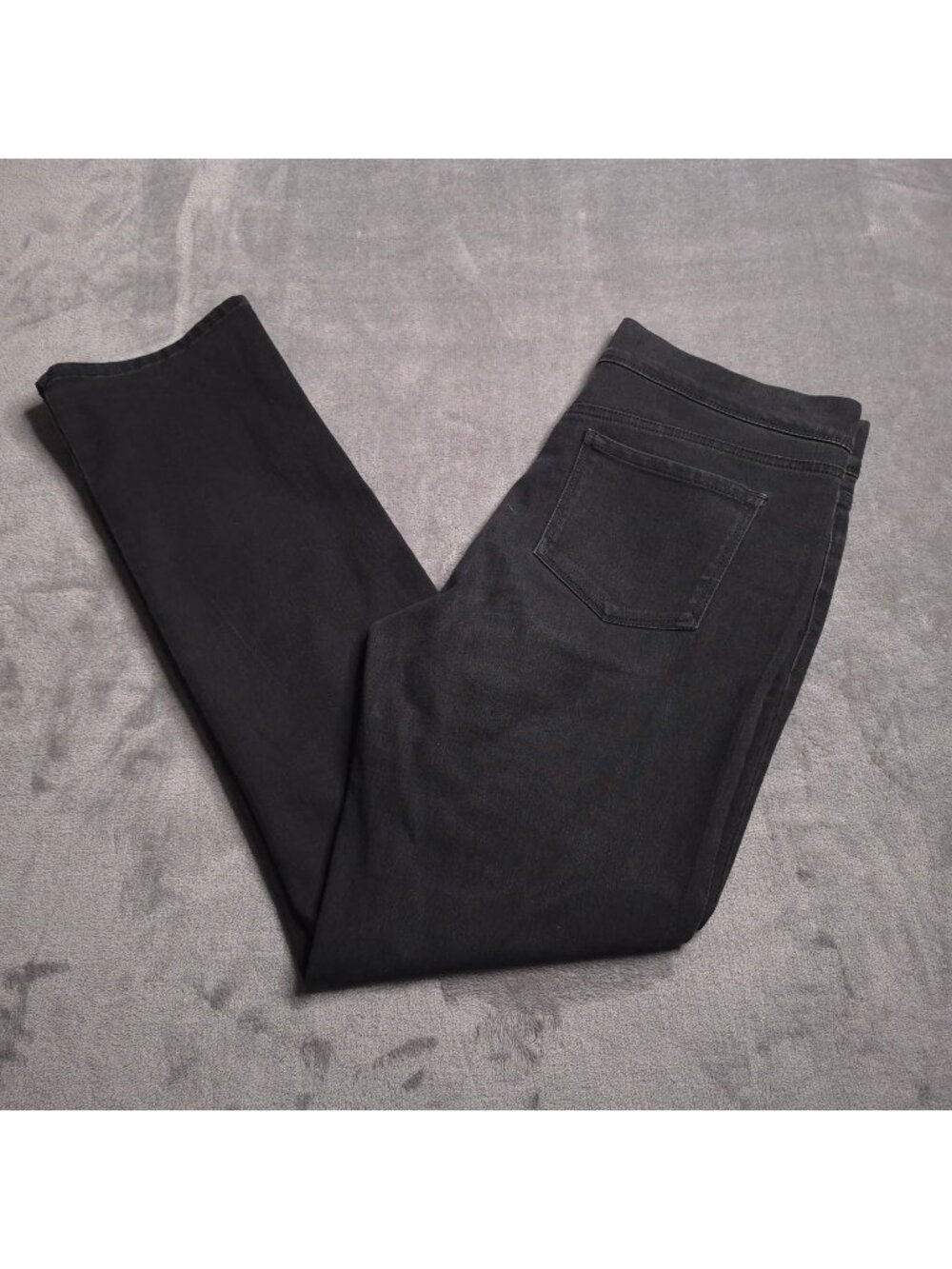 Gloria Vanderbilt Avery Straight Leg Jeans 10 Black All Around Slimming Effect
